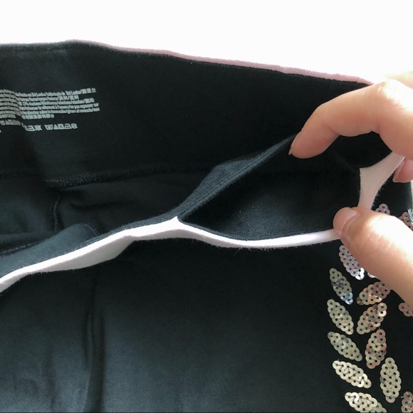 VS PINK Sequins Bling Everyday Legging Size Medium - Picture 5 of 8